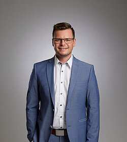 Raphael Hofinger Raphael Hofinger